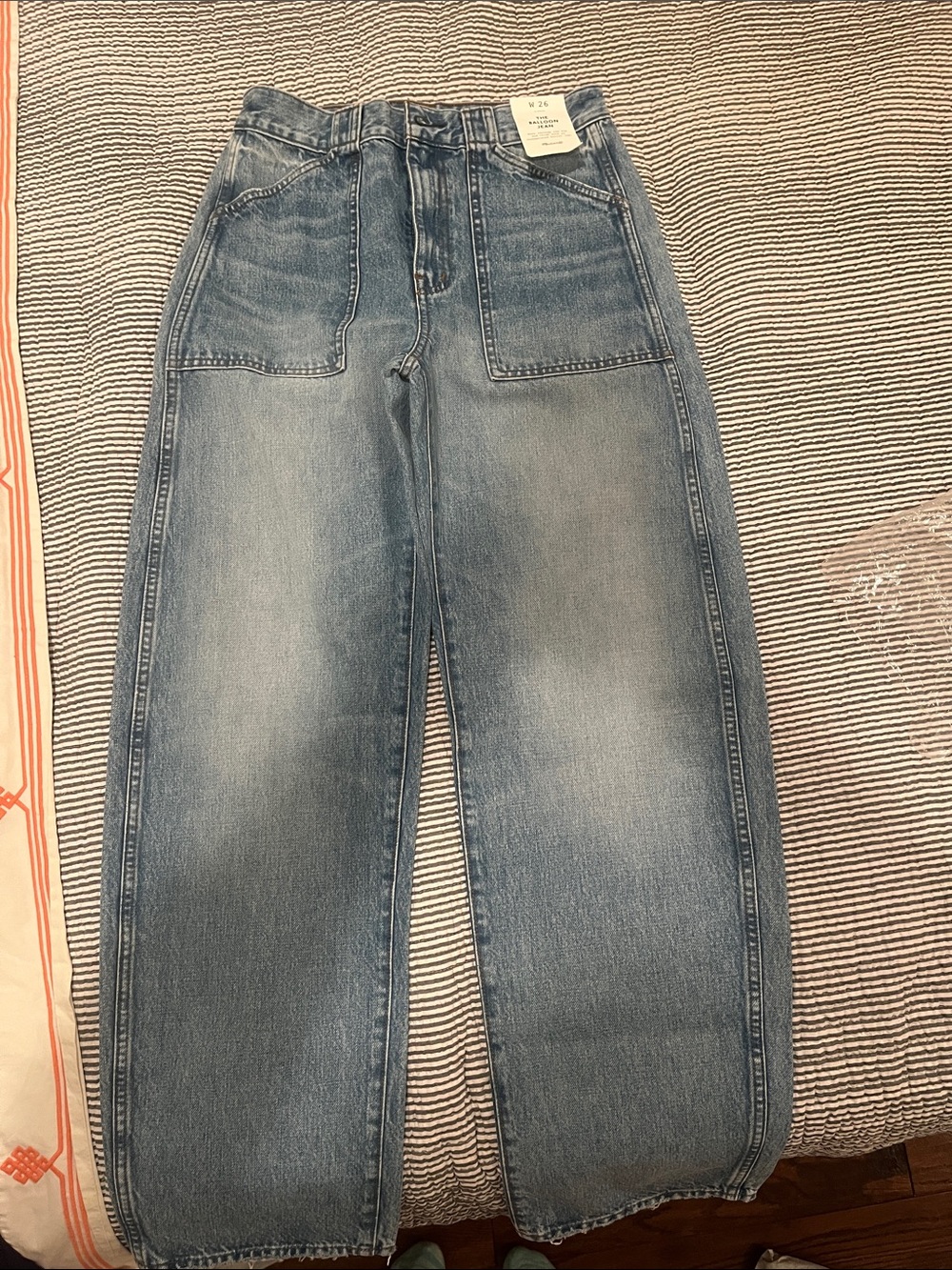 Madewell Balloon Jean in Light Blue Denim - Picture 2 of 2